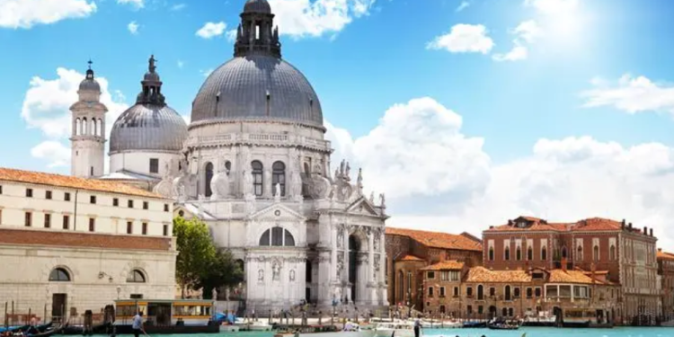 Cultural Immersion: Experiencing Traditional Festivals Around the World